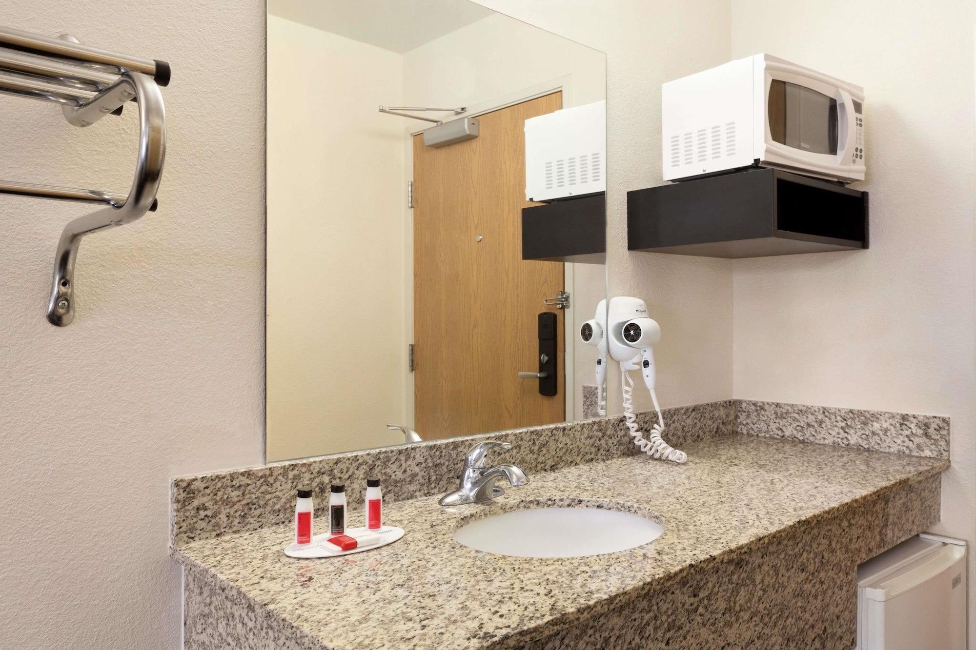 Travelodge By Wyndham Alpine Extérieur photo