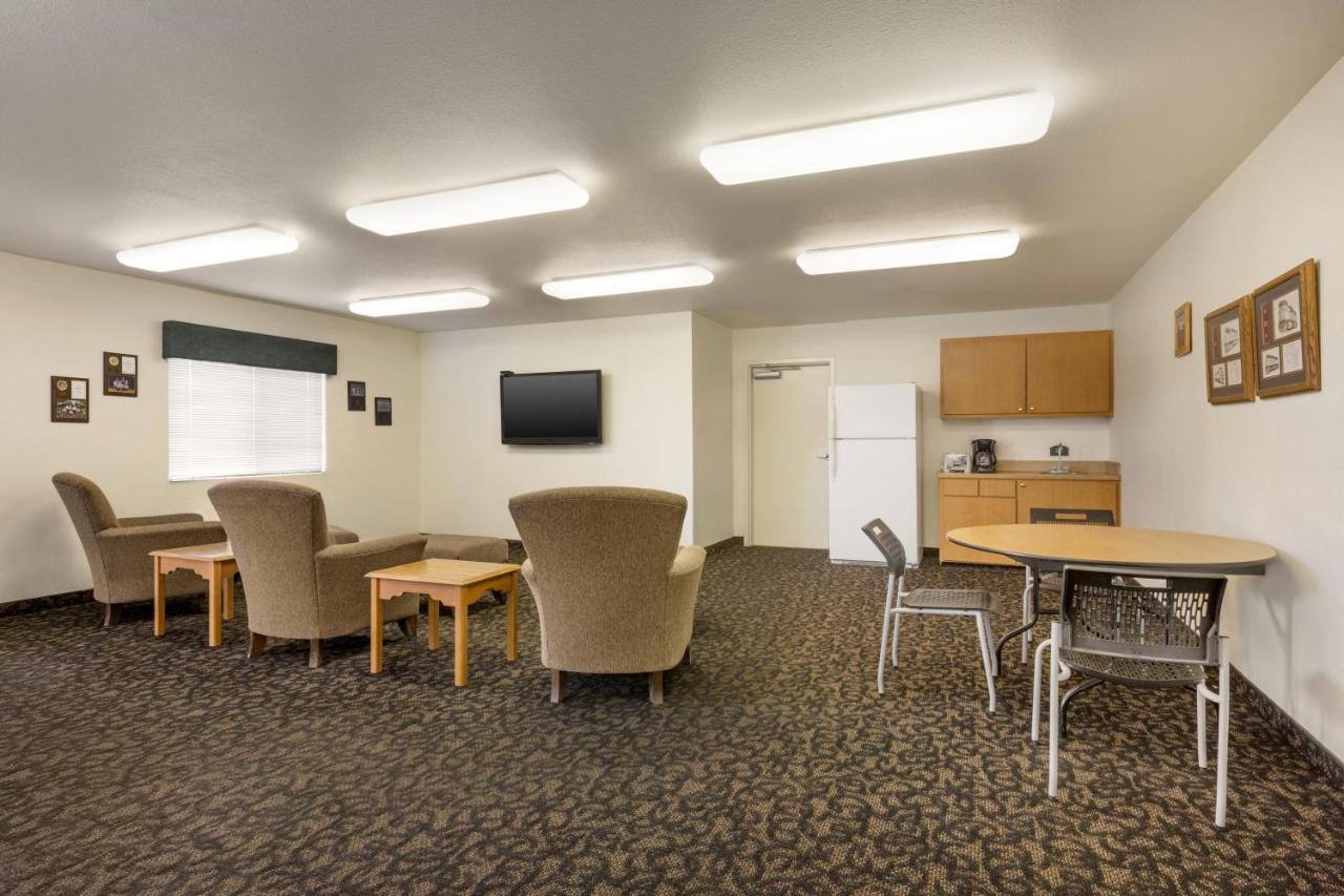 Travelodge By Wyndham Alpine Extérieur photo